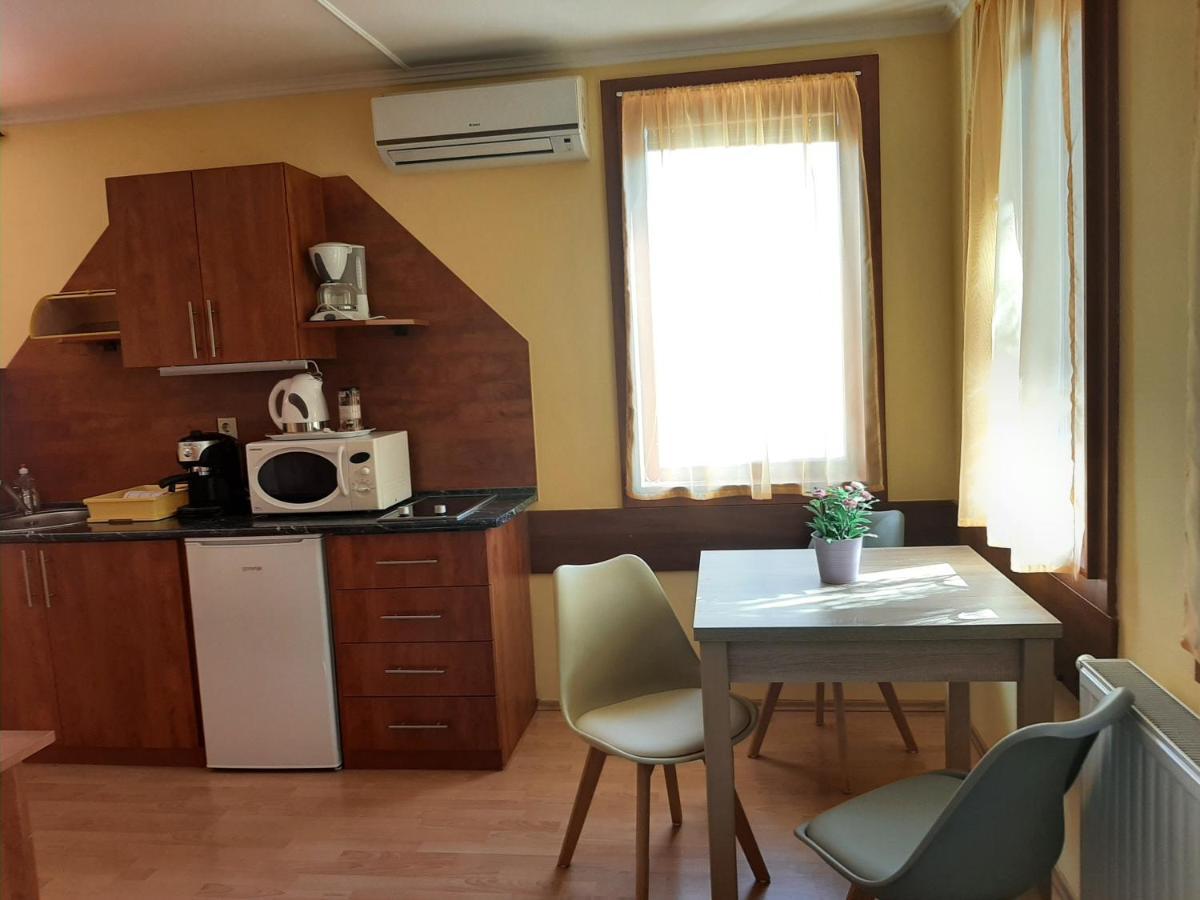 Aqua Apartman Gyula Eksteriør bilde
