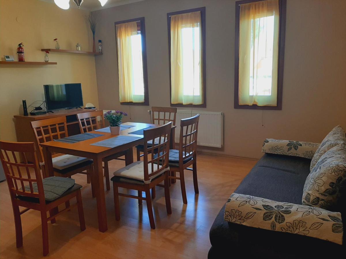 Aqua Apartman Gyula Eksteriør bilde