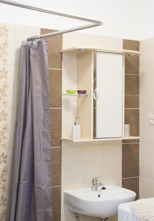 Aqua Apartman Gyula Rom bilde
